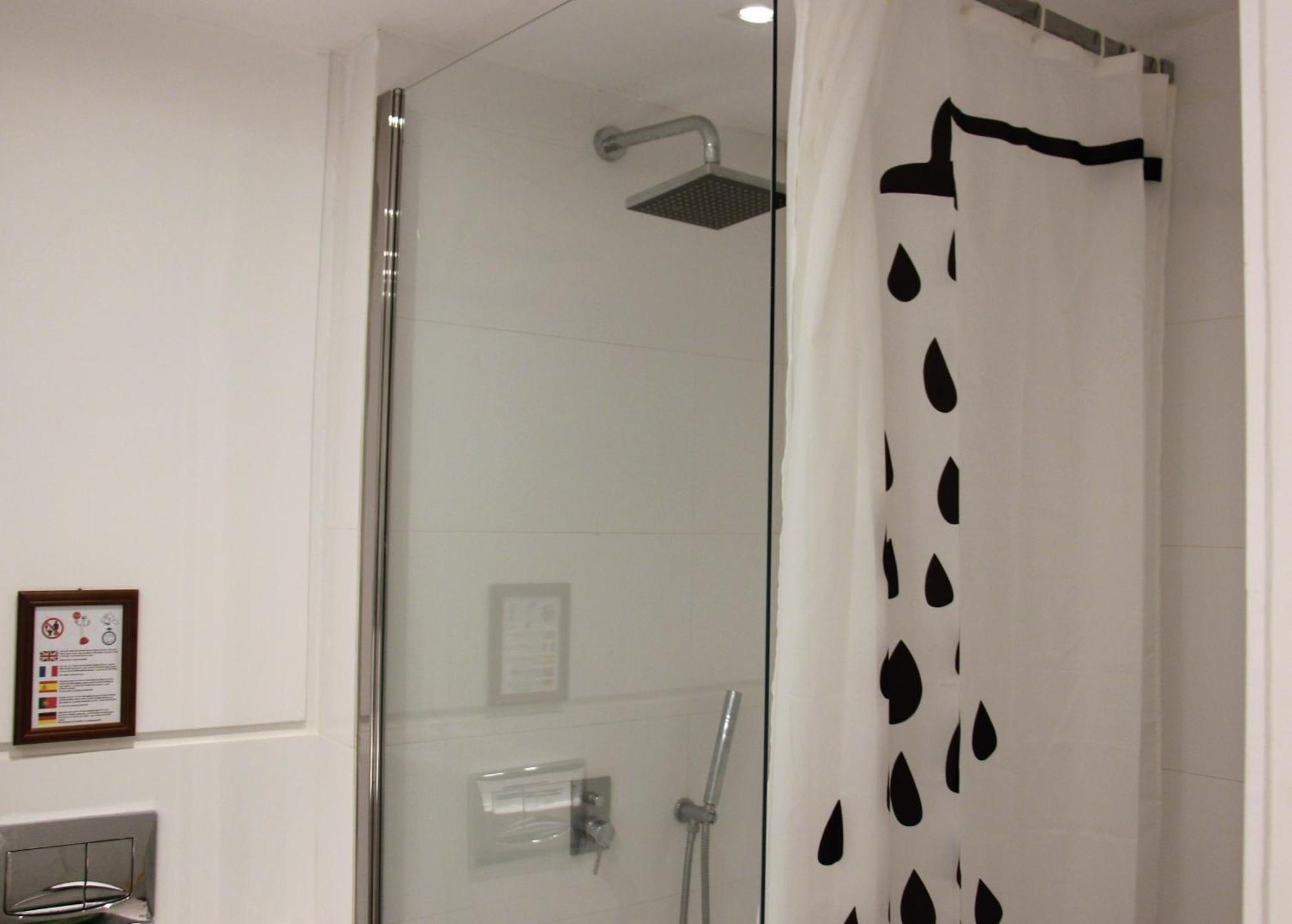 C3 Bairro Alto Cozy Romantic Loft In 18Th Century Building Lisbona Esterno foto